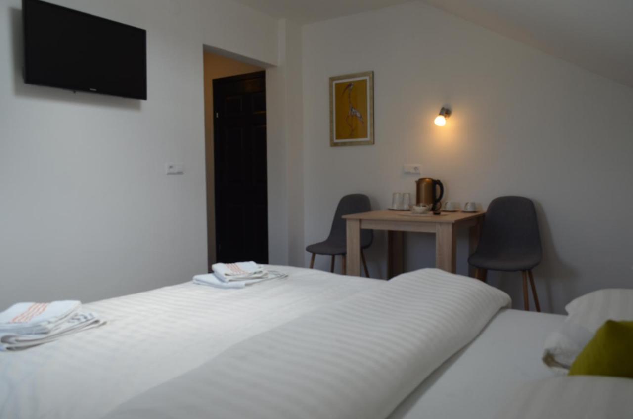 Katarica Hotel Korenica Ngoại thất bức ảnh