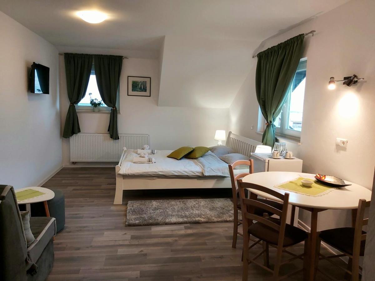 Katarica Hotel Korenica Ngoại thất bức ảnh
