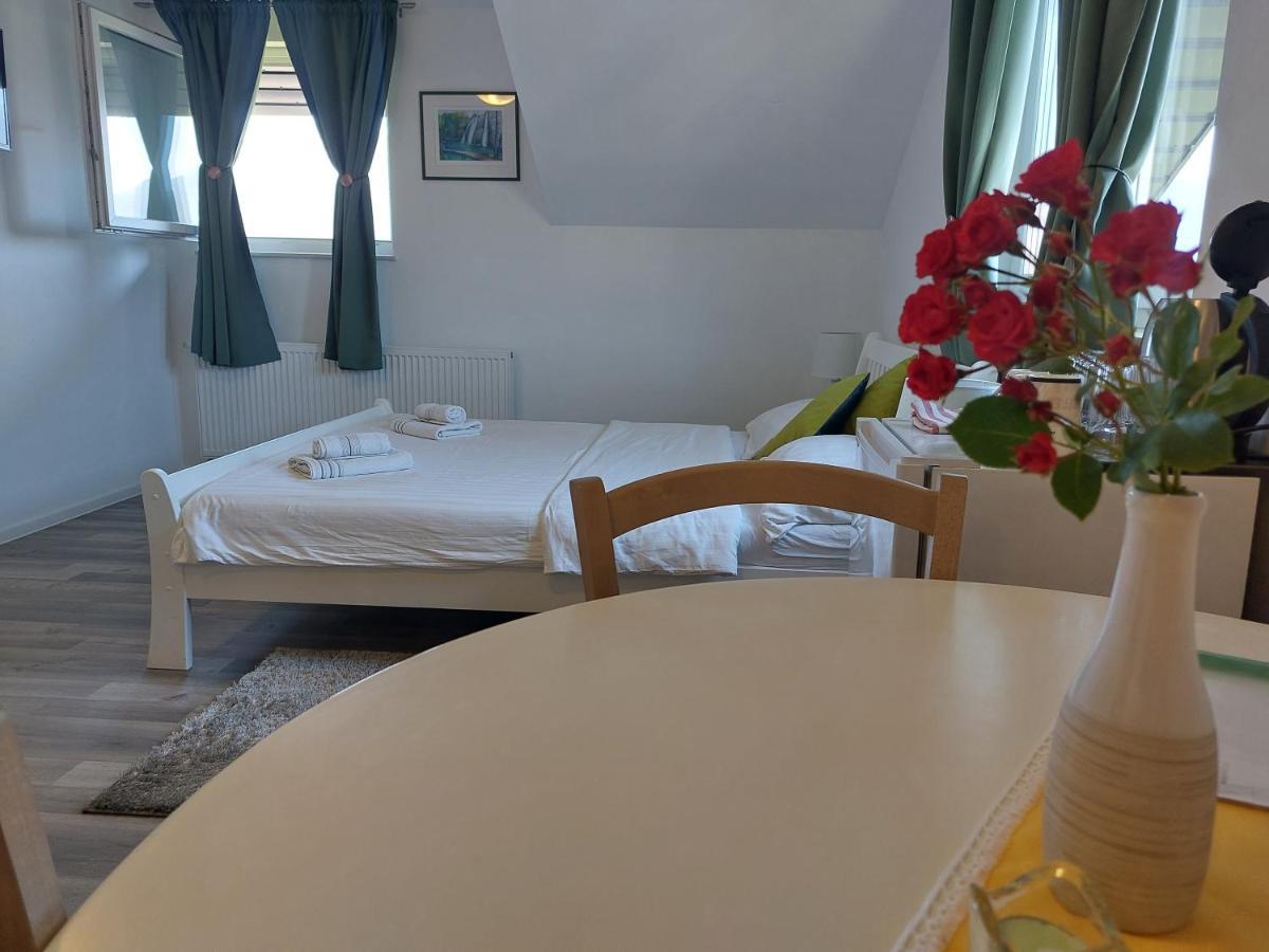 Katarica Hotel Korenica Ngoại thất bức ảnh